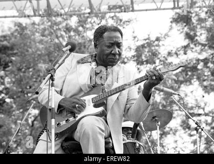 American bluesman Muddy Waters se produisant au Capital Radio Jazz Festival à Knebworth, en Angleterre, en juillet 1981.Né McKinley Banque D'Images