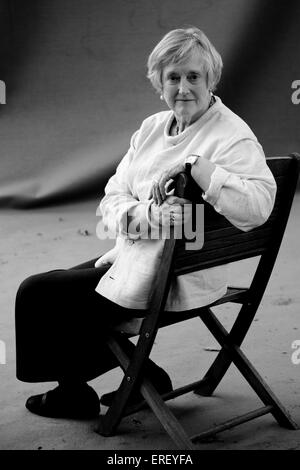 Stella Rimington au Edinburgh International Book Festival 2011. L'auteur britannique et ancien directeur général du MI5 (1992 - Banque D'Images