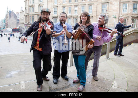 Sol i Serena - Spanish folk band. Photographié à Celtic Connections 2012 Lancement presse à Glasgow, le 25 octobre 2011. Banque D'Images