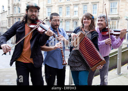 Sol i Serena - Spanish folk band. Photographié à Celtic Connections 2012 Lancement presse à Glasgow, le 25 octobre 2011. Banque D'Images