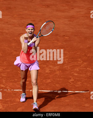 Paris, France. 2 juin, 2015. Lucie Safarova de la République tchèque célèbre après avoir remporté le match féminin contre Garbine Muguruza de l'Espagne à l'Open de France 2015 Tournoi de tennis de Roland Garros à Paris, France, le 2 juin 2015. Safarova a gagné 2-0 et se qualifie pour la demi-finale. Credit : Han Yan/Xinhua/Alamy Live News Banque D'Images