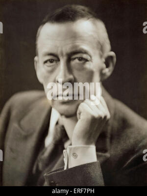 Sergei Rachmaninov - portrait avec l'inscription 'à sir Henry Wood avec mes sincères remerciements, Rachmaninov, le 27 mars 1936'. Banque D'Images