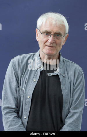 John Sutherland, professeur émérite de littérature anglaise, journaliste et auteur au Edinburgh International Book Banque D'Images