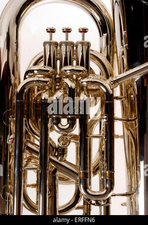 Tuba - close-up de valves et tubes par Yamaha Banque D'Images