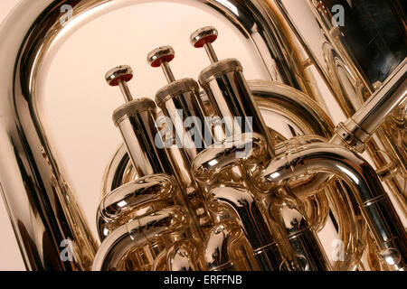 Tuba - close-up de valves et tubes par Yamaha Banque D'Images