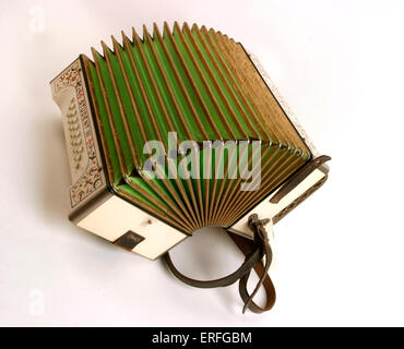 Accordéon Piano - aérophone reed à main par Hohner - élargi à soufflets Banque D'Images