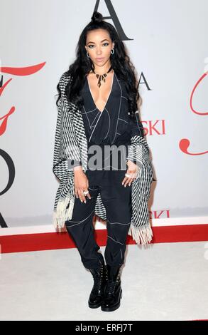 New York, NY, USA. 1er juin 2015. Tinashe aux arrivées pour 2015 CFDA Fashion Awards, Alice Tully Hall au Lincoln Center, New York, NY Le 1 er juin 2015. Credit : Kristin Callahan/Everett Collection/Alamy Live News Banque D'Images