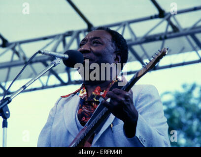 Muddy Waters - portrait de la guitariste de blues américain se produisant au Festival de Jazz 1981 Capital Radio à Knebworth. 4 avril 1915 - 30 avril 1983. Vrai nom McKinley Morganfield. Père de Chicago Blues. Banque D'Images