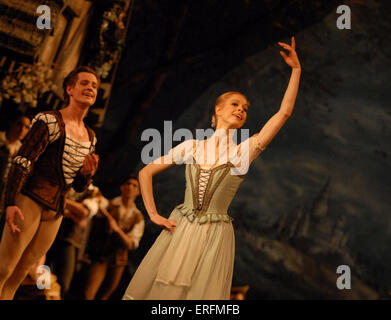 Giselle - ballet romantique avec Agnes Oaks comme Giselle et Thomas Edur comme Albrecht à l'English National Ballet, Coliseum Banque D'Images