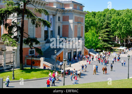 Chemin d'entrée et à côté du musée Prado art gallery le centre de Madrid, Espagne Banque D'Images