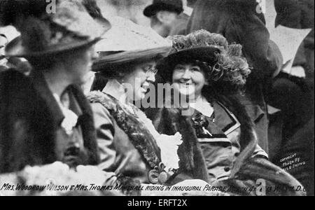 Inauguration de Woodrow Wilson : 4 mars 1913, Washington DC. Sous-titre suivant : ' Mme Woodrow Wilson et Mme Thomas Marshall équitation dans première parade'. WW : 28e président des États-Unis, le 28 décembre 1856 - 3 février 1924. Banque D'Images