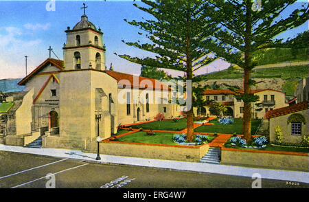 Californie : Mission San Buenaventura, Ventura. Rectory-Museum-cour et célèbre Twin Norfolk de pins. Photo prise c.1900s Banque D'Images