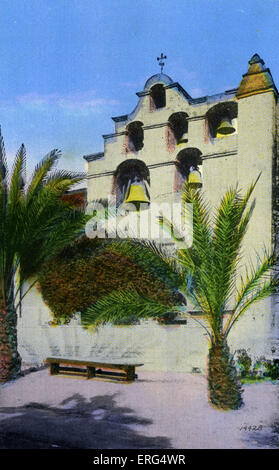 Californie : San Gabriel Mission Bells, San Gabriel. Photo prise c.1900s Banque D'Images