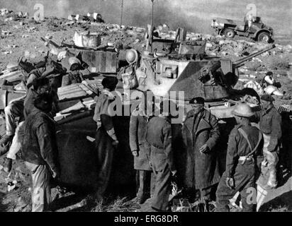 La Huitième Armée - LA DEUXIÈME GUERRE MONDIALE. Bataille de Sidi Rezegh, 27 novembre 1941. Le matin après la garnison d'Tabruk ont pris El Duda. Tank Banque D'Images