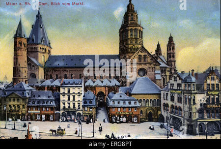 Mainz, Allemagne - Cathédrale Saint-Martin, vue de la place du marché. La construction d'origine remonte à 975 ou 976. Banque D'Images