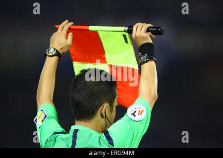 Kanagawa, Japon. 30 mai, 2015. Arbitre Assistant Football/soccer : J1 2015 1ère phase ligue match entre Yokohama F Marinos 1-1 Gamba Osaka chez Nissan Stadium à Kanagawa, Japon . Mm. Kenzaburo © Matsuoka/AFLO/Alamy Live News Banque D'Images