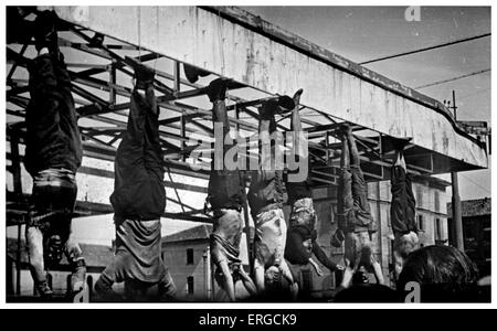 L'exécution de Mussolini et d'autres. 40e premier ministre de l'Italie et le chef du parti fasciste National : 29 juillet 1883 - 28 Avril Banque D'Images