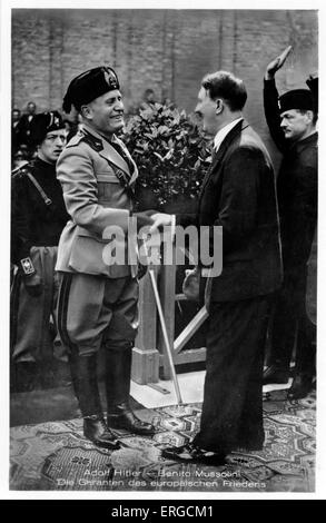 Adolf Hitler et Benito Mussolini. AF : homme politique allemand d'origine autrichienne et le leader du parti national-socialiste des travailleurs allemands Banque D'Images