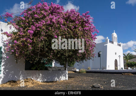 L'église du village, UGA, Lanzarote, îles Canaries, Espagne Banque D'Images