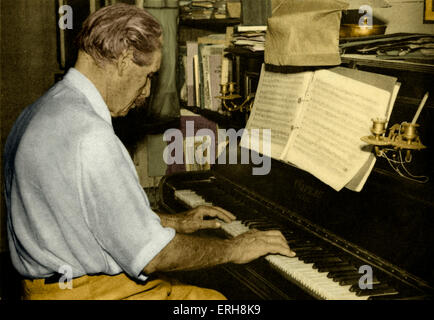 Albert Schweitzer à jouer du piano à l'hôpital, Lambaréné, Heidenheim, août 1956. Philosophe, théologien alsacien français, Banque D'Images