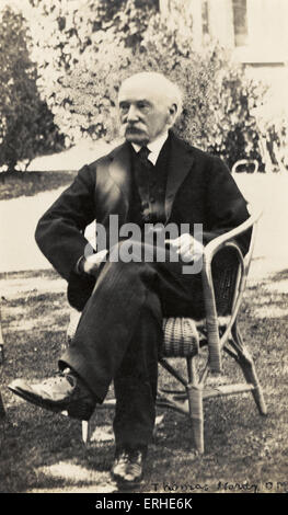 Thomas Hardy, portrait en extérieur. Poète et romancier français, 1840-1928. Photographie par Bernard Griffin, Dorchester. Banque D'Images