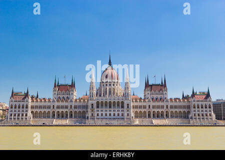 Façade du bâtiment du parlement hongrois à Budapest Banque D'Images
