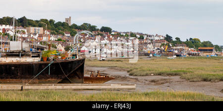 La ville historique de Leigh Sur Mer vues de l'ouest alors que la marée est out. Leigh-On Sea Essex England Royaume-Uni Europe Banque D'Images