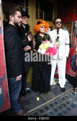 Tim Arnold alias Le Soho Hobo mène une marche pacifique à Madame Jo Jo's qui va être démoli et développée avec la célèbre revue Raymonds Bar. Doté d''atmosphère : où : London, Royaume-Uni Quand : 29 novembre 2014 Source : WENN.com Banque D'Images