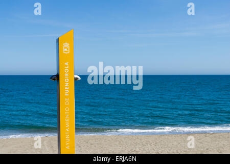 Une douche publique sur la plage de Fuengirola Banque D'Images