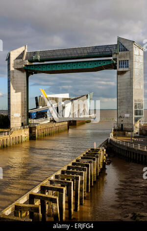 L'aquarium Deep et des marées sur la rivière Humber barrière, Hull. Banque D'Images