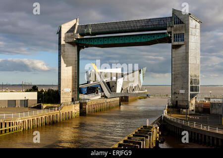 L'aquarium Deep et des marées sur la rivière Humber barrière, Hull. Banque D'Images