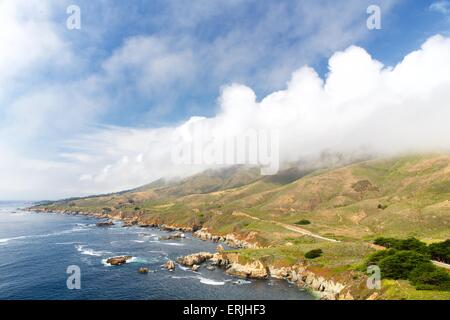 Belle Big Sur sur la côte californienne de la Highway One et Garrapatta State Park Banque D'Images