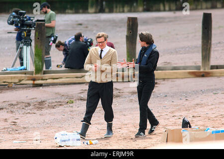 Teignmouth, Devon, UK. 3 juin, 2015. Acteur Colin Firth est représenté sur la plage à Teignmouth, Devon, pendant le tournage d'un nouveau biopic basé sur sailor Donald Crowhurst. Firth est tragique dépeignant la Round-the-world sailor Crowhurst tout en co-star Rachel Weisz joue sa femme Clare. Donald Crowhurst a quitté la ville dans le Teignmouth Electron et est mort dans le round-the-world race il y a près de 50 ans. Credit : Apex/Alamy Live News Banque D'Images