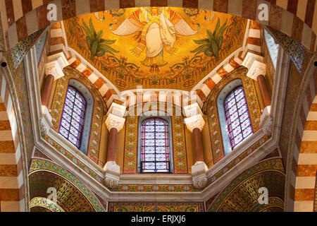 Marseille,France-May 6,2011 : intérieur en basilique Catholique Notre Dame De La Garde.Cette église néo-byzantin Banque D'Images