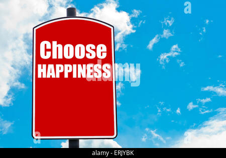 Choisissez le bonheur citation de motivation écrite sur red road sign isolated over clair fond de ciel bleu. Concept image avec copie espace disponible Banque D'Images
