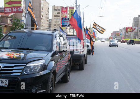 Voitures de Démonstration NOD le drapeau de St George en Ufa Russie Banque D'Images