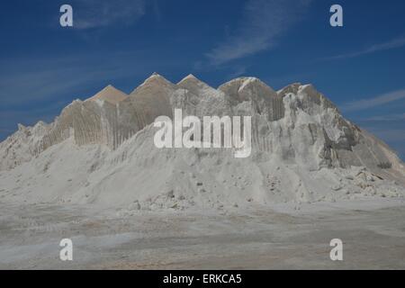 Les tas de sel de mer, Salinas de Levante, salines de Llevant, salines près de Es Trenc, Majorque, Îles Baléares, Espagne Banque D'Images