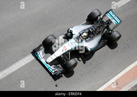 Voiture de course Mercedes avec Lewis Hamilton, Formule 1 Grand Prix Monaco 2015, Principauté de Monaco Banque D'Images