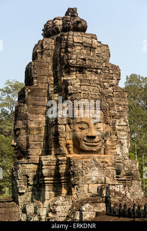 Tour avec la face de Bodhisattva Lokeshvara, temple Bayon, Angkor Thom, Siem Reap, Cambodge Banque D'Images