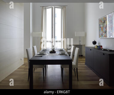 Intérieur d'une salle à manger dans une élégante chambre Banque D'Images