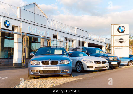 Concessionnaire BMW Cotswold à Cheltenham, Royaume-Uni. Banque D'Images