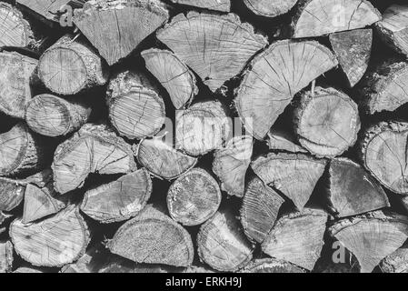 Texture bois avec de belles fissures de l'arbre et les anneaux de croissance des arbres. Banque D'Images