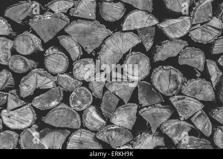 Texture bois avec de belles fissures de l'arbre et les anneaux de croissance des arbres. Banque D'Images