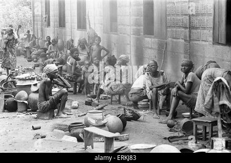 Victimes de la guerre civile au Nigéria, également connu sous le nom de la guerre du Biafra. Juillet 1968. Banque D'Images