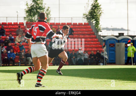 Forthbank Stadium, le 26 septembre 1995. Gavin Hastings fait sa dernière apparition de gros gibier. Il va quitter en tant qu'international après la coupe du monde, mène les barbares contre le comté de Stirling. Le jeu à Forthbank Stadium marque County's passer de sept à la Division des champions nationaux. La princesse Anne, la SRU, patron va regarder son fils Peter Phillips jouer pour une école Gordonstoun XV contre le comté de moins de 18 ans à 2,15 dans un rideau- raiser. Banque D'Images
