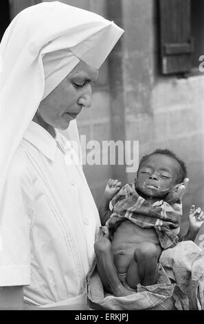 Victimes de la guerre civile au Nigéria, également connu sous le nom de la guerre du Biafra. Juillet 1968. Banque D'Images