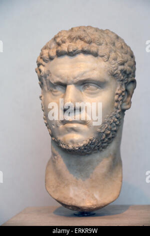 Caracalla ou Antonin (188-217 AD). Empereur Romain. Dynastie DYNASTIE. Buste. Musée National Romain. Palace Massimo. Rome. L'Italie. Banque D'Images