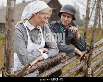 Thème de costumes historiques de la Seconde Guerre mondiale, soldat finlandais et la Lotta. Banque D'Images