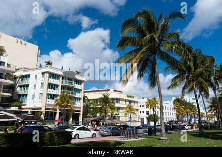 Ocean Drive, à South Beach, Miami Beach, Floride, États-Unis d'Amérique, Amérique du Nord Banque D'Images