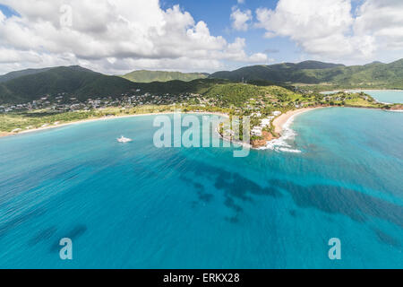 Vue aérienne de la petite péninsule qui abrite près de Carlisle à l'office de tourisme de luxe paradise, des Caraïbes Antigua Banque D'Images